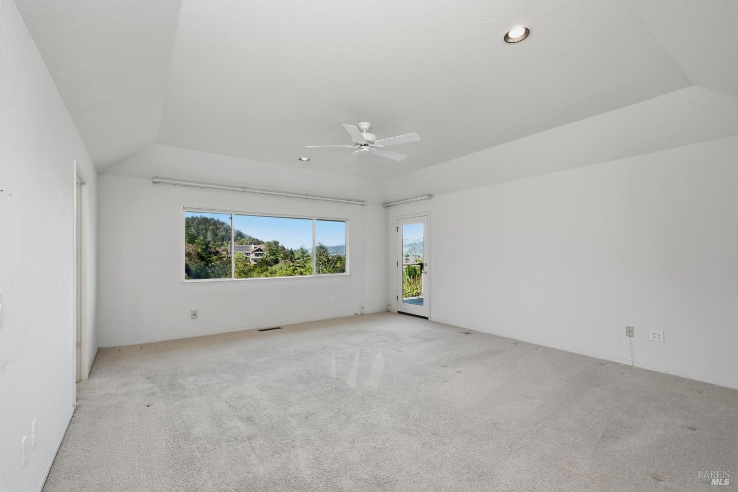 437 Crestridge Place