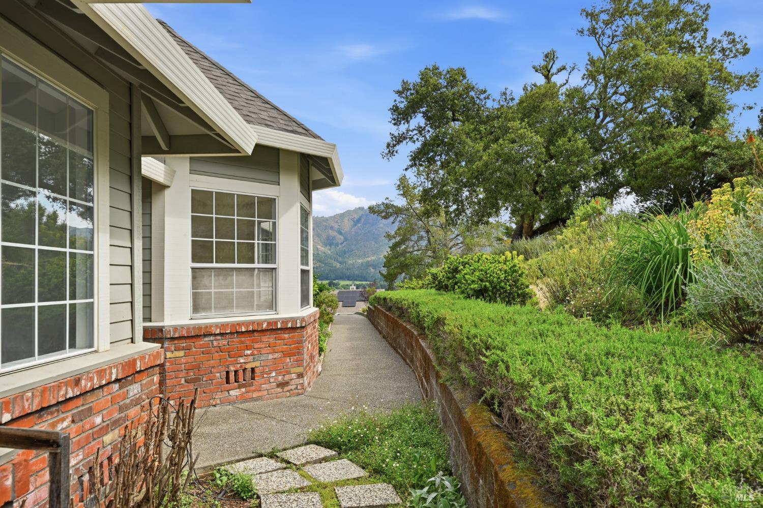 437 Crestridge Place