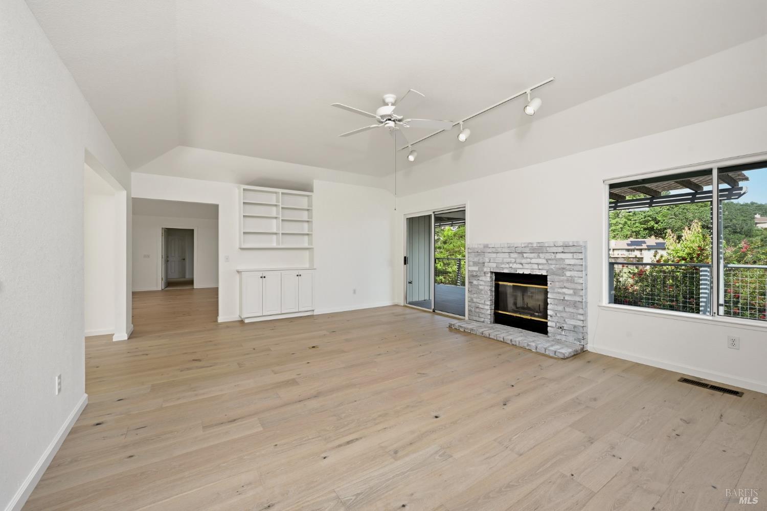 437 Crestridge Place