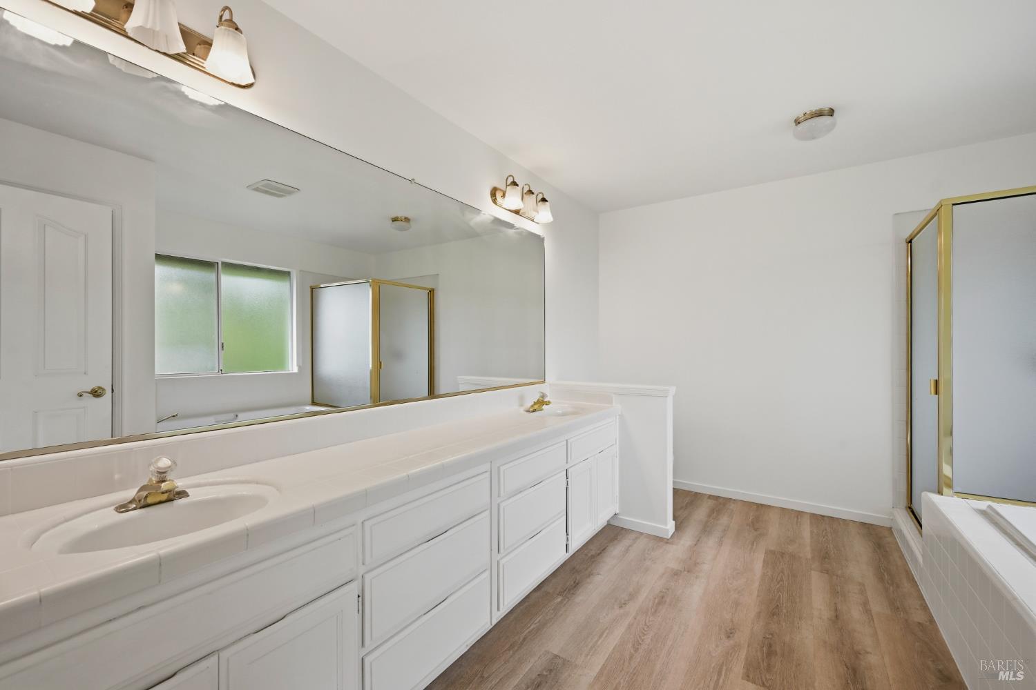 437 Crestridge Place