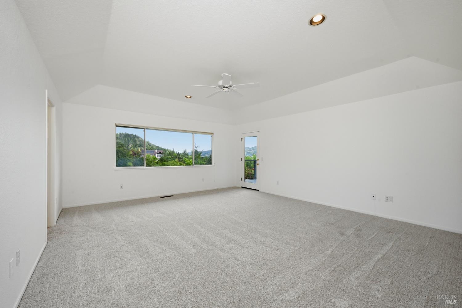 437 Crestridge Place