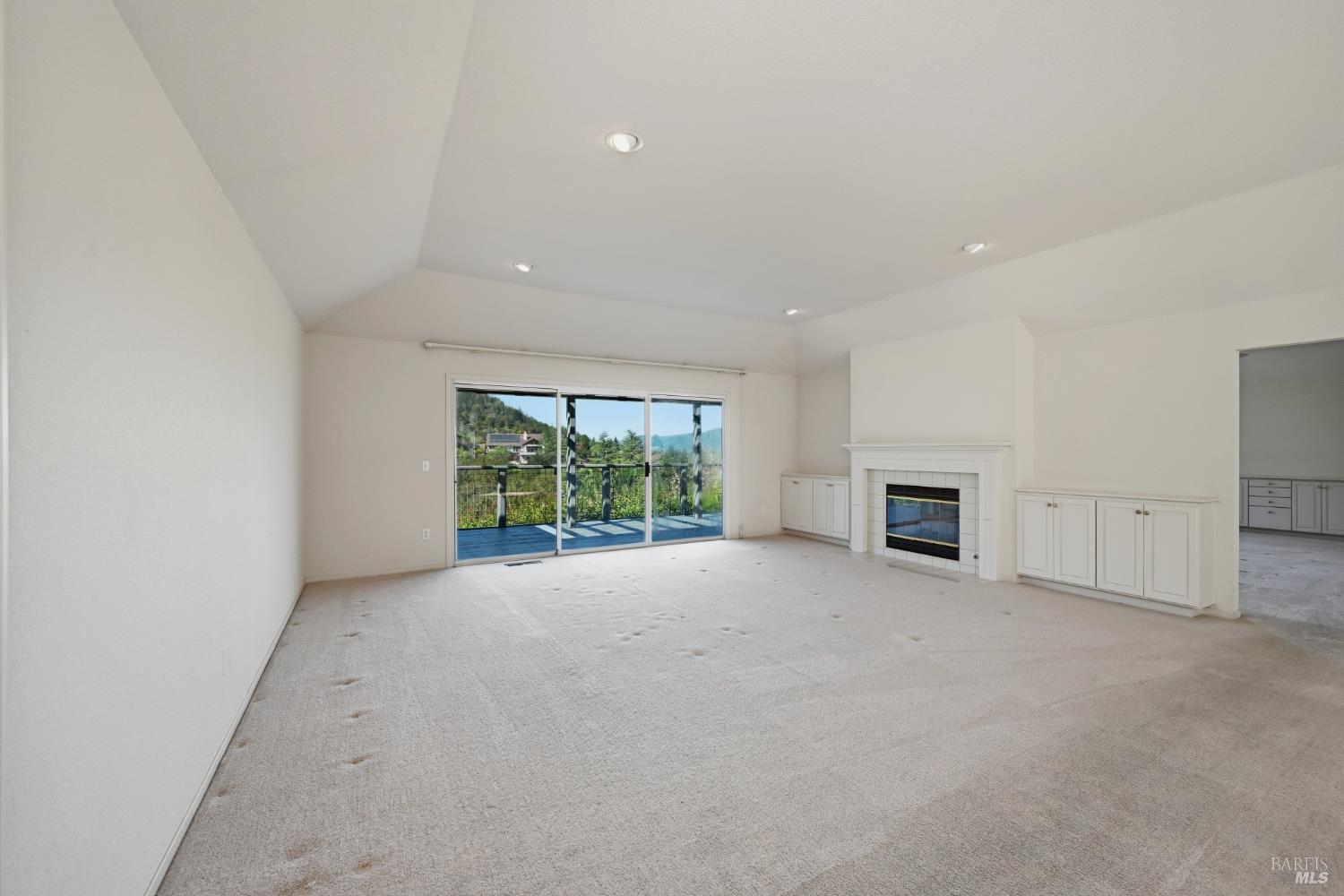 437 Crestridge Place