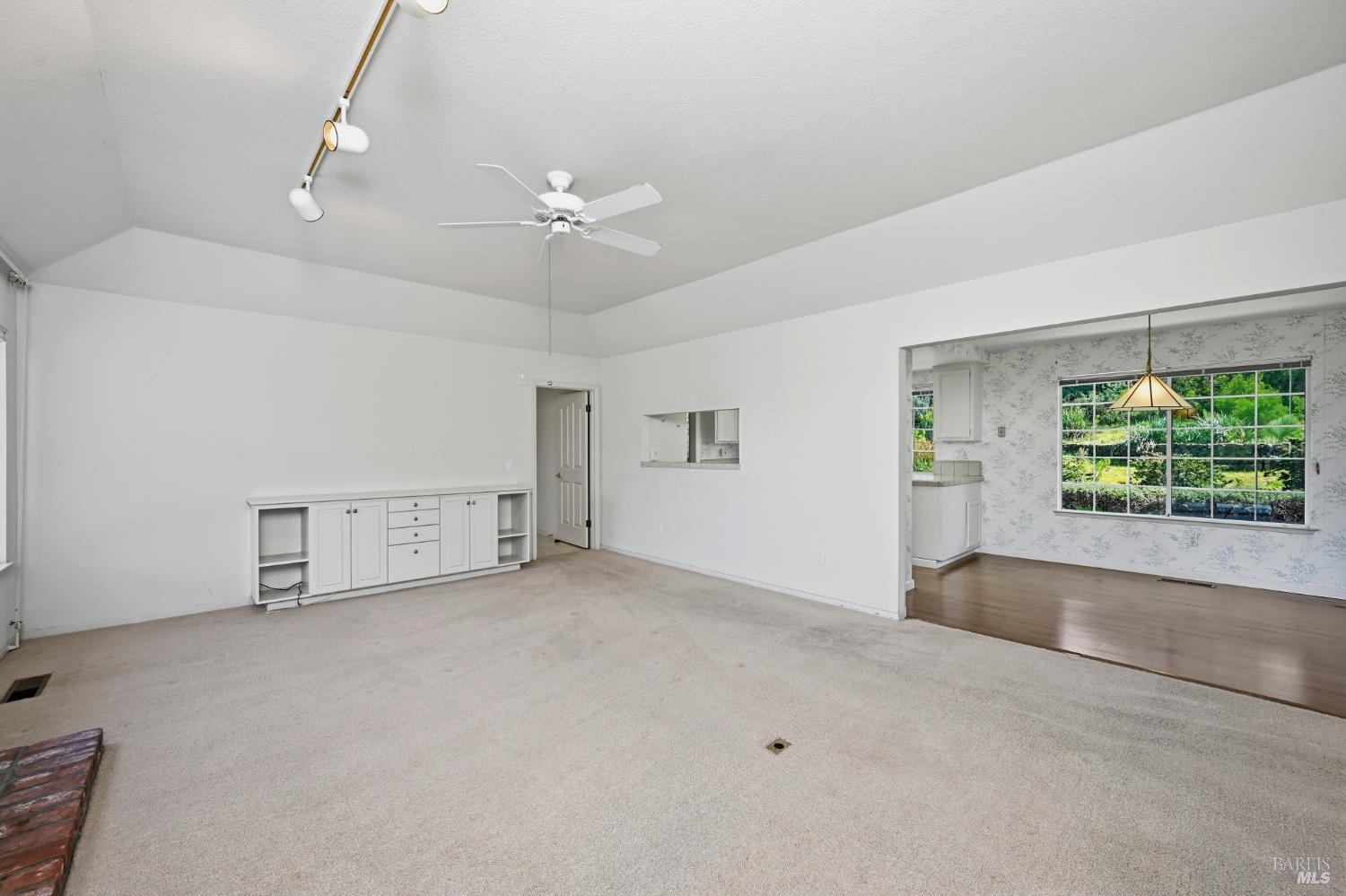 437 Crestridge Place