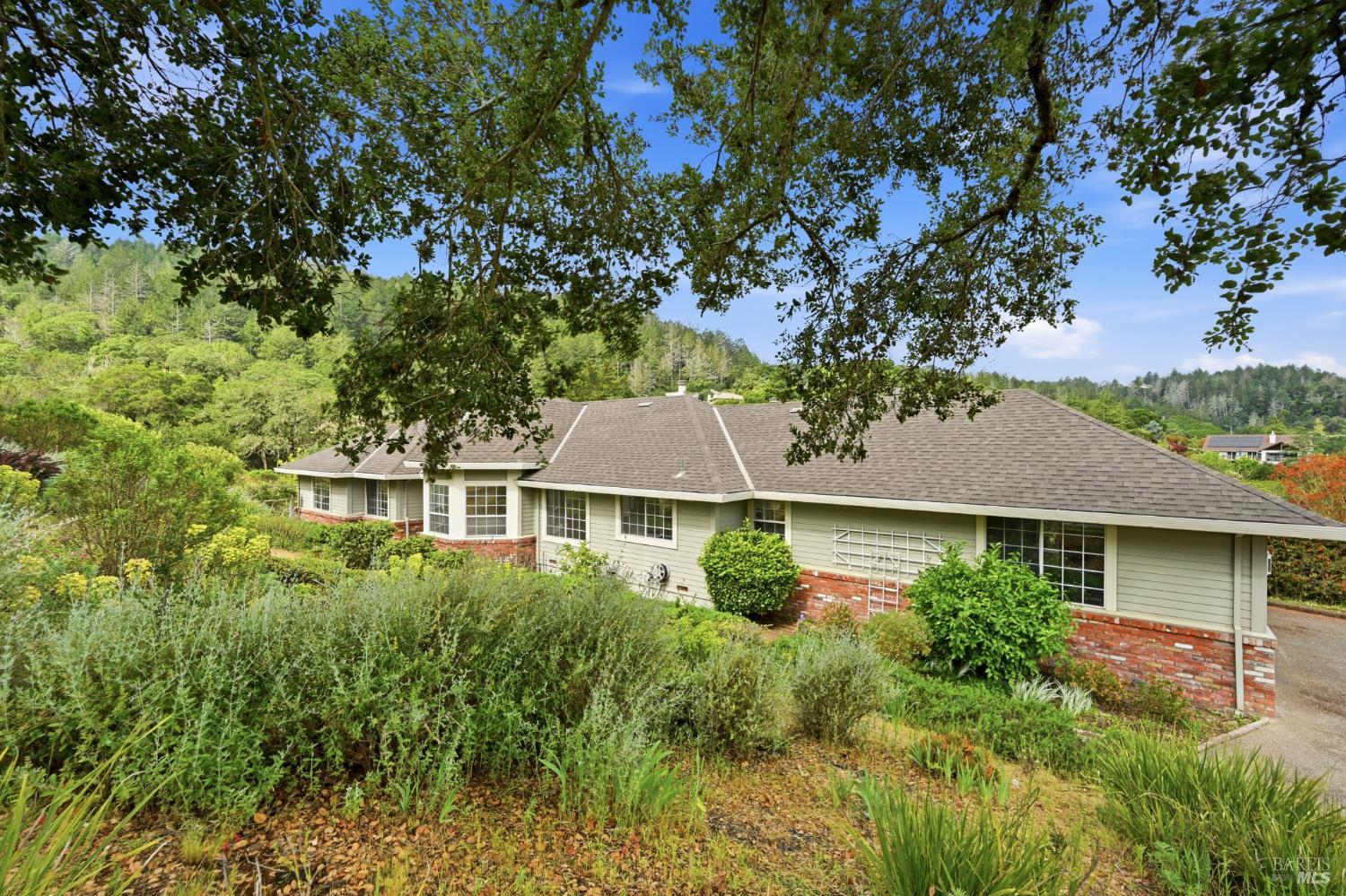 437 Crestridge Place