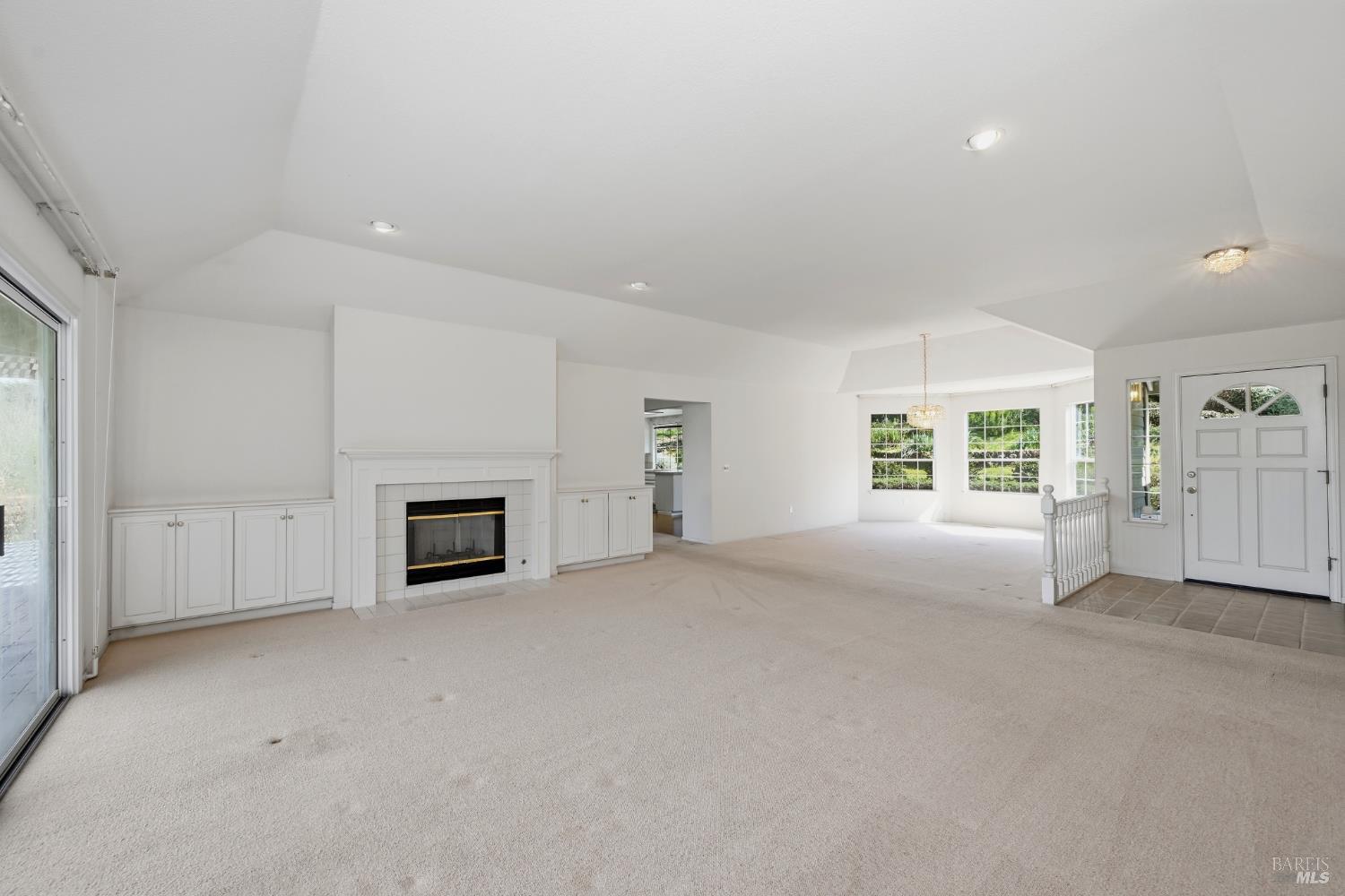 437 Crestridge Place