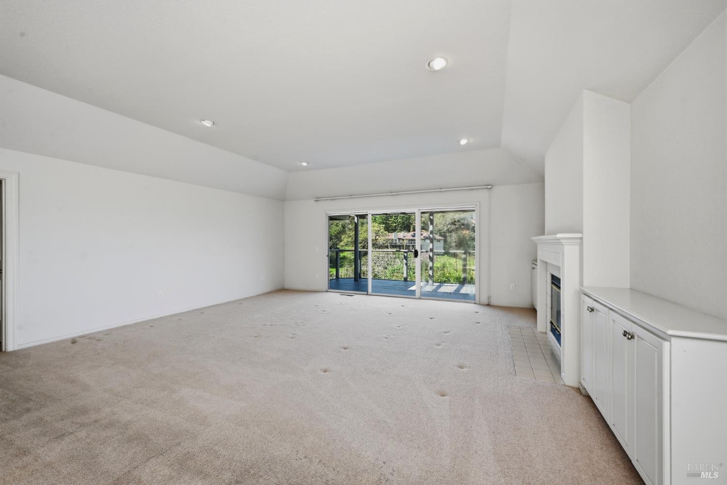 437 Crestridge Place