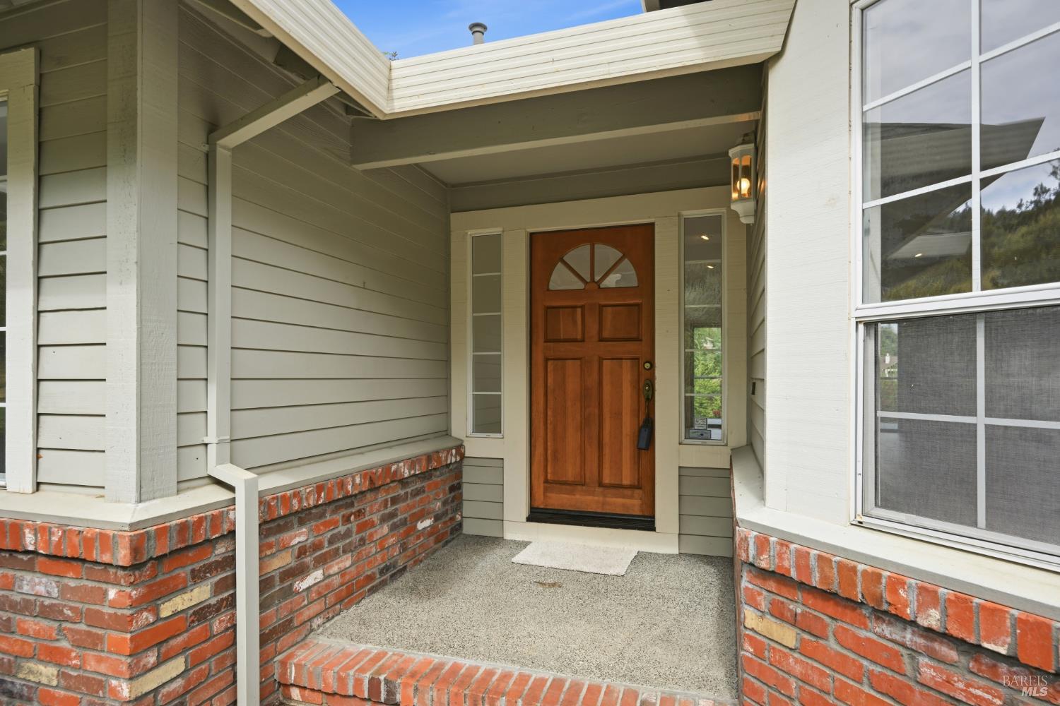 437 Crestridge Place