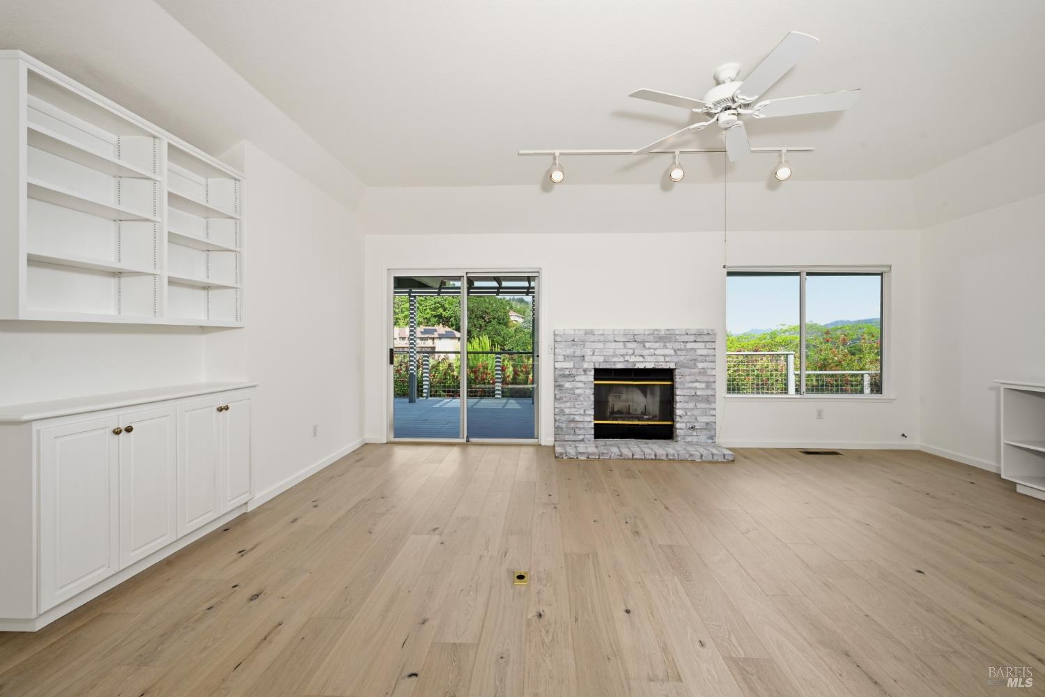 437 Crestridge Place