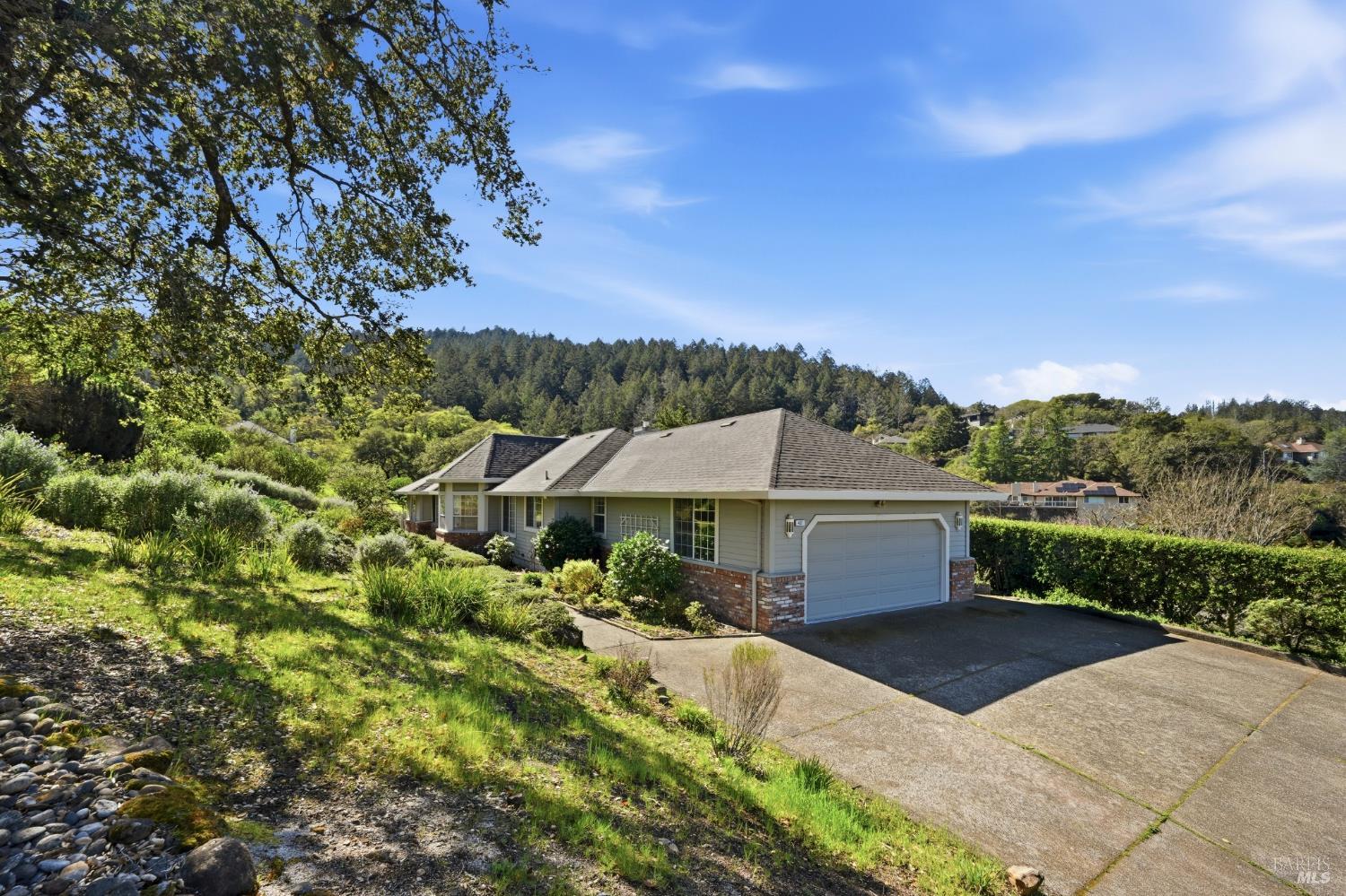 437 Crestridge Place