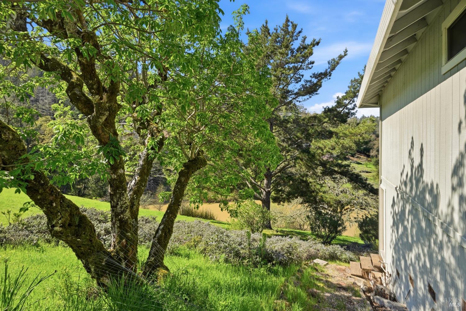 437 Crestridge Place