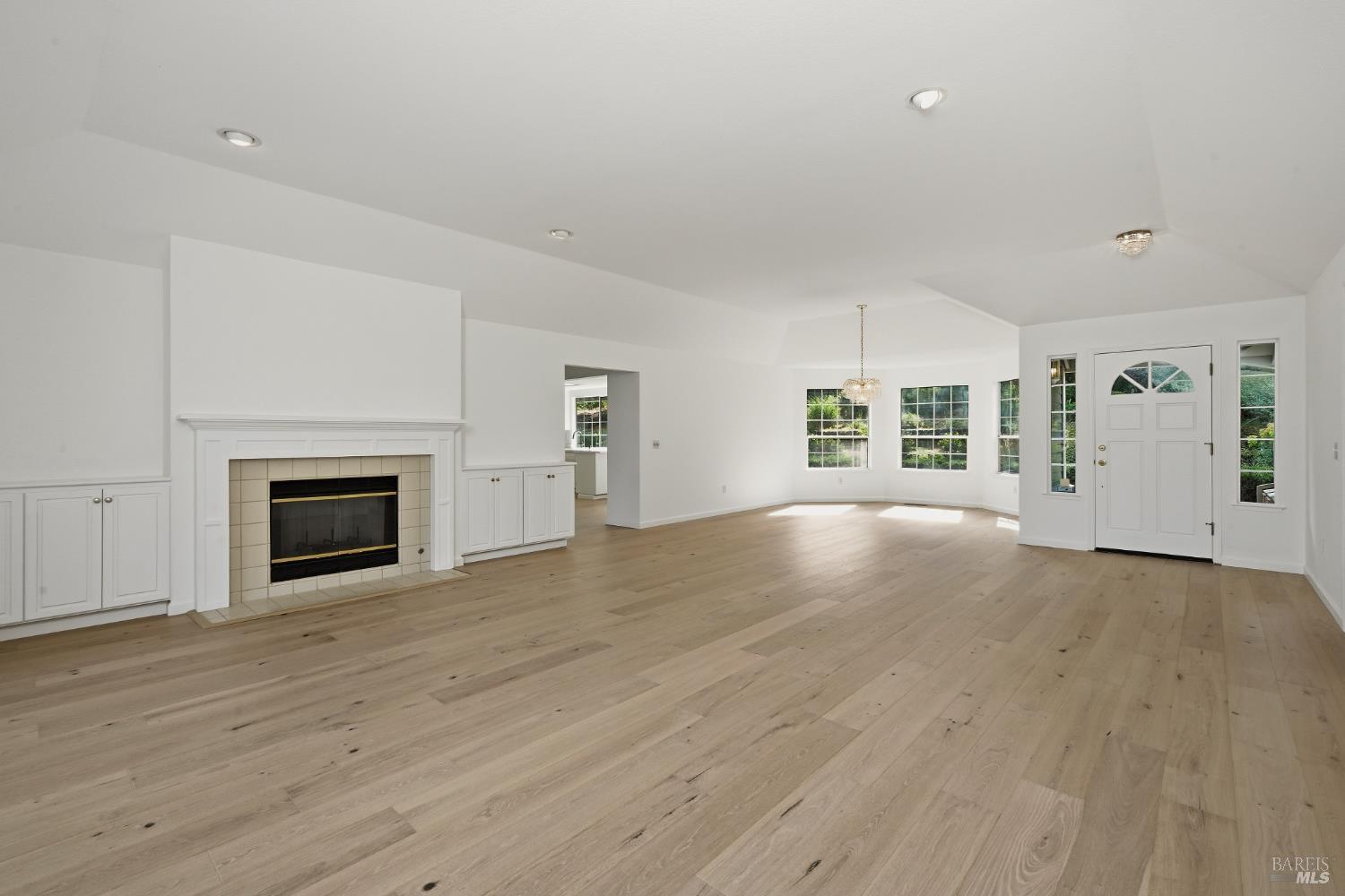437 Crestridge Place