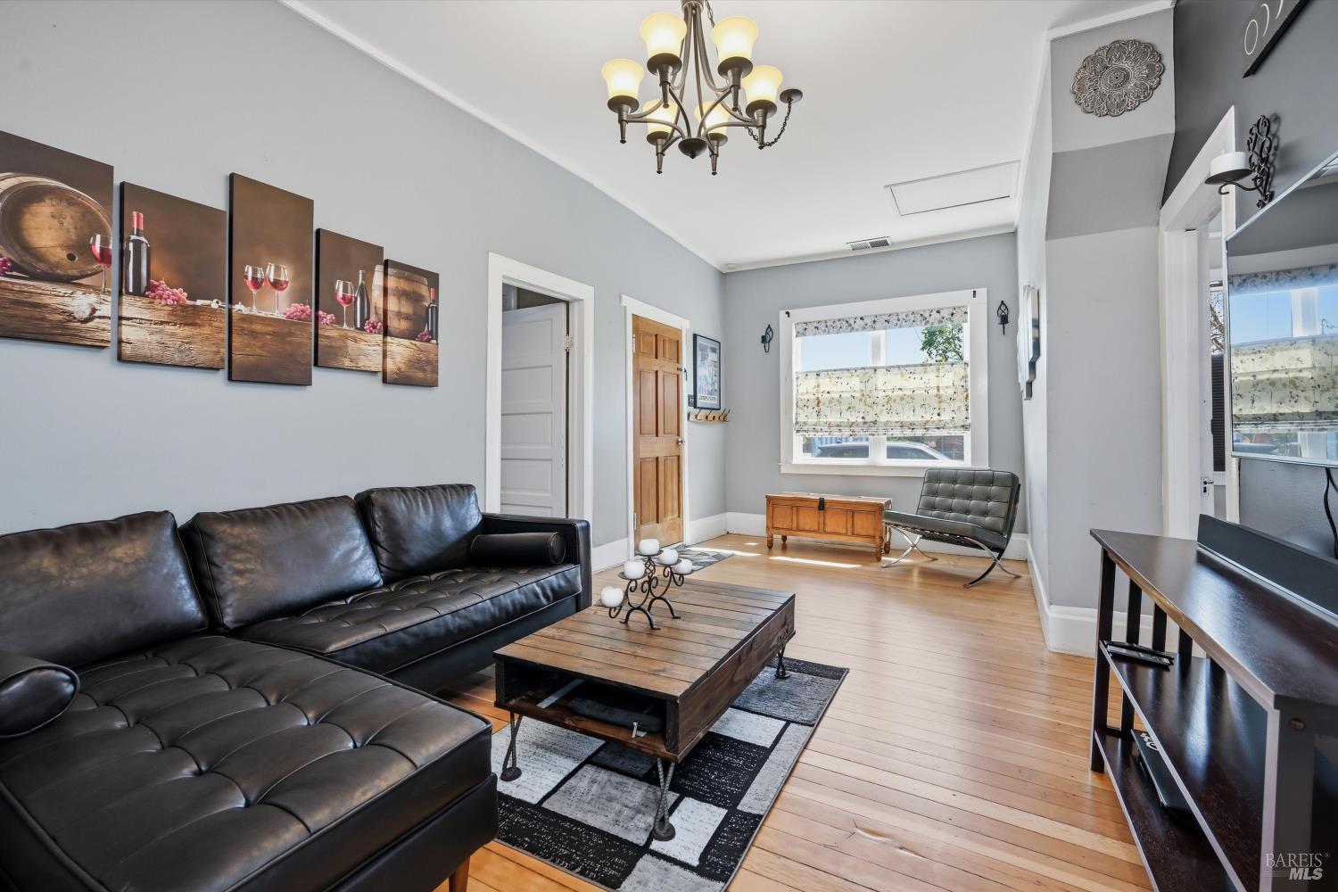 15 10th Street