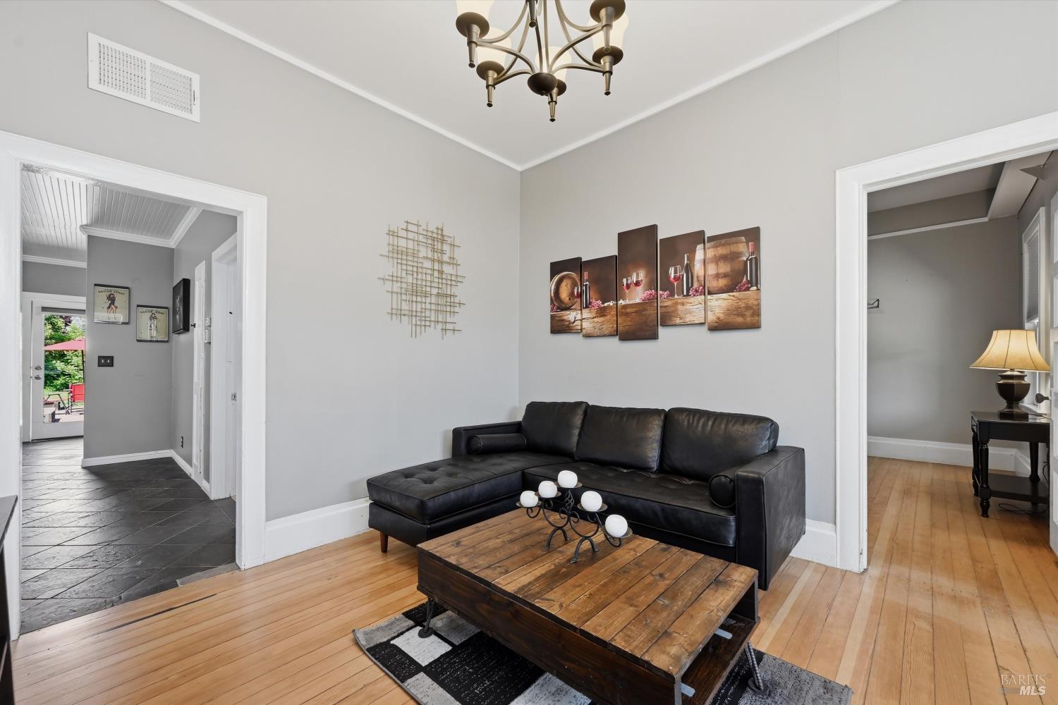 15 10th Street