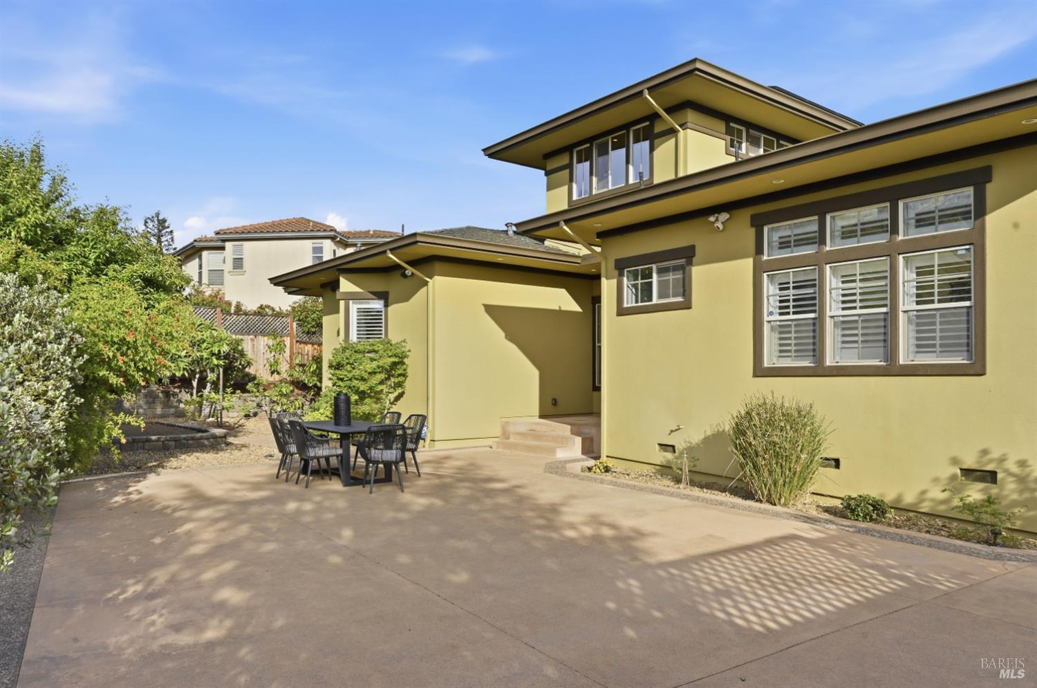 5905 Sunhawk Drive
