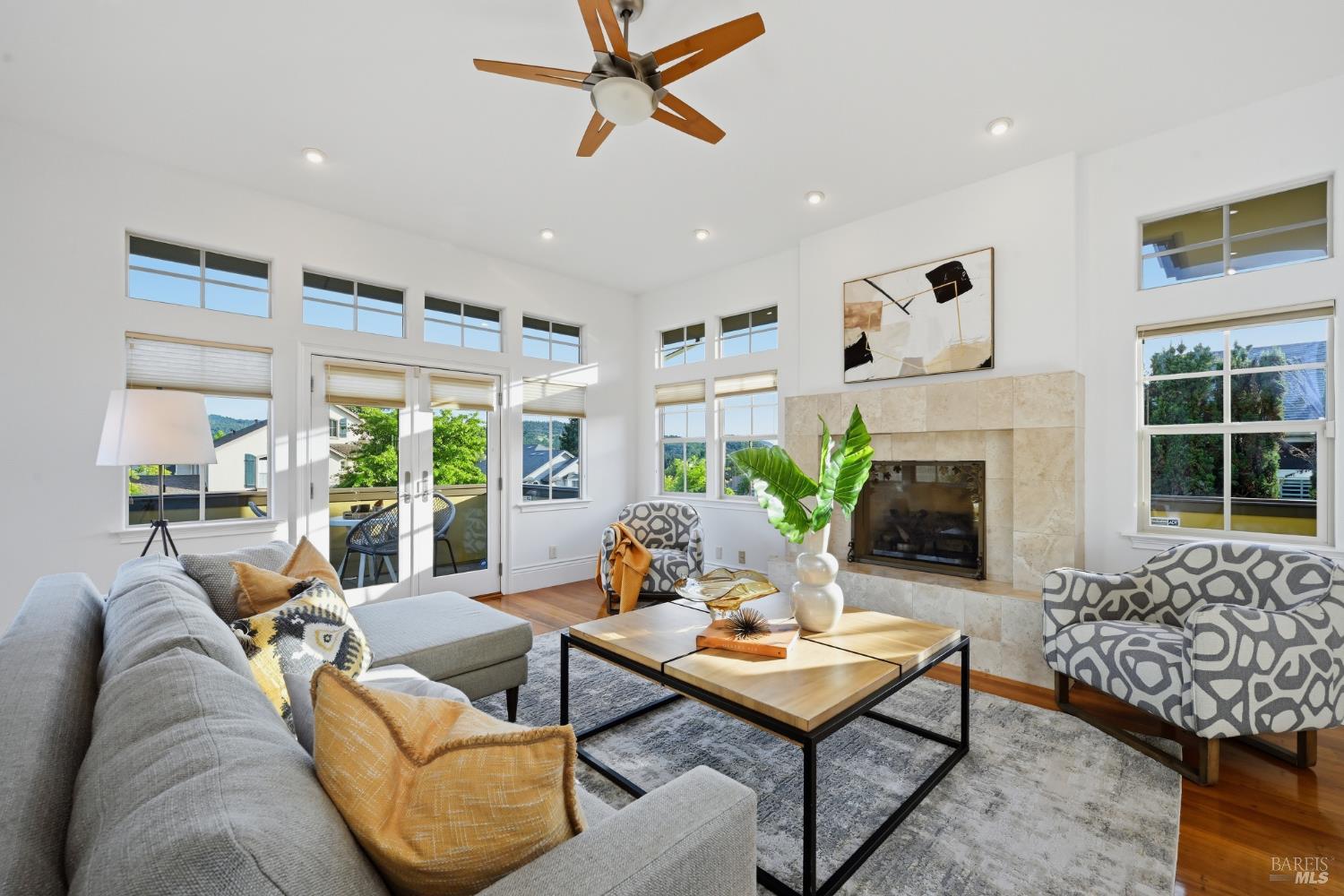 5905 Sunhawk Drive