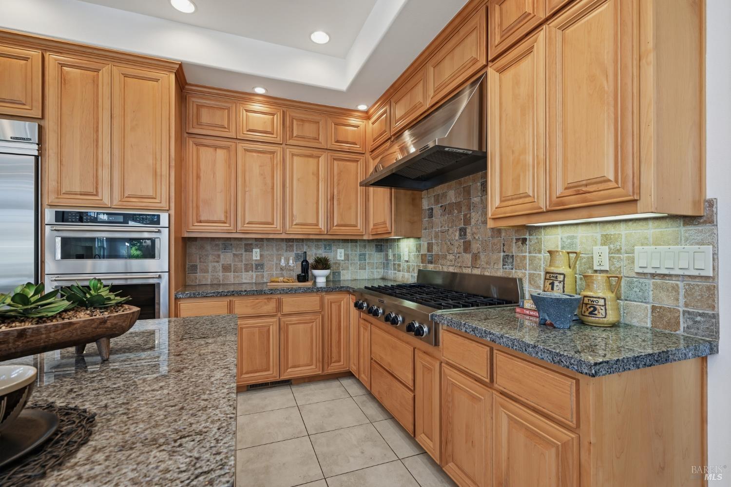 5905 Sunhawk Drive