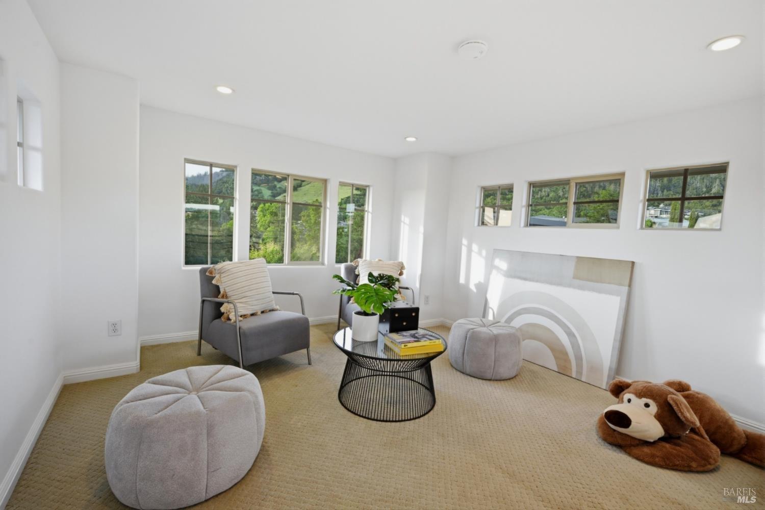 5905 Sunhawk Drive