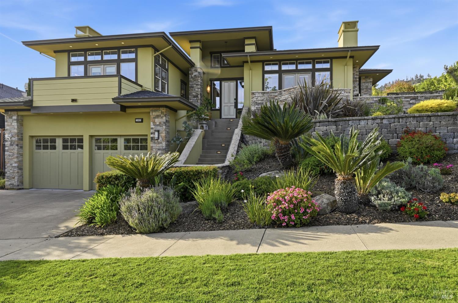 5905 Sunhawk Drive