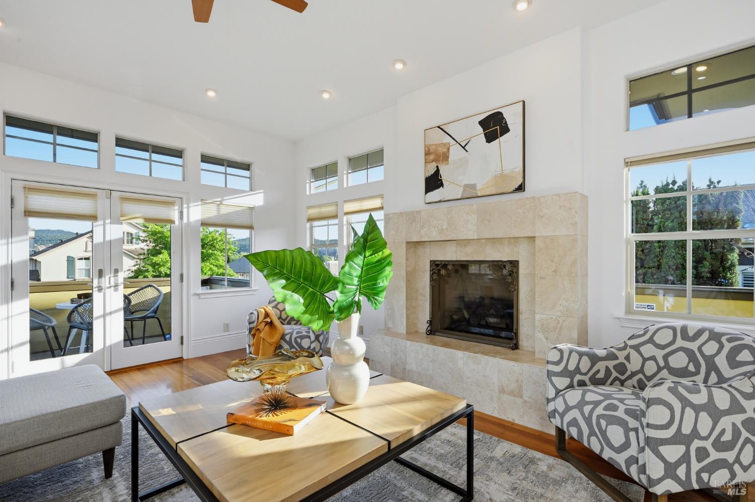 5905 Sunhawk Drive
