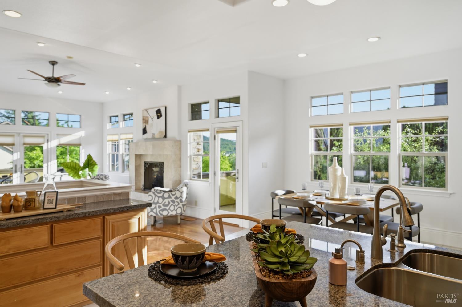 5905 Sunhawk Drive