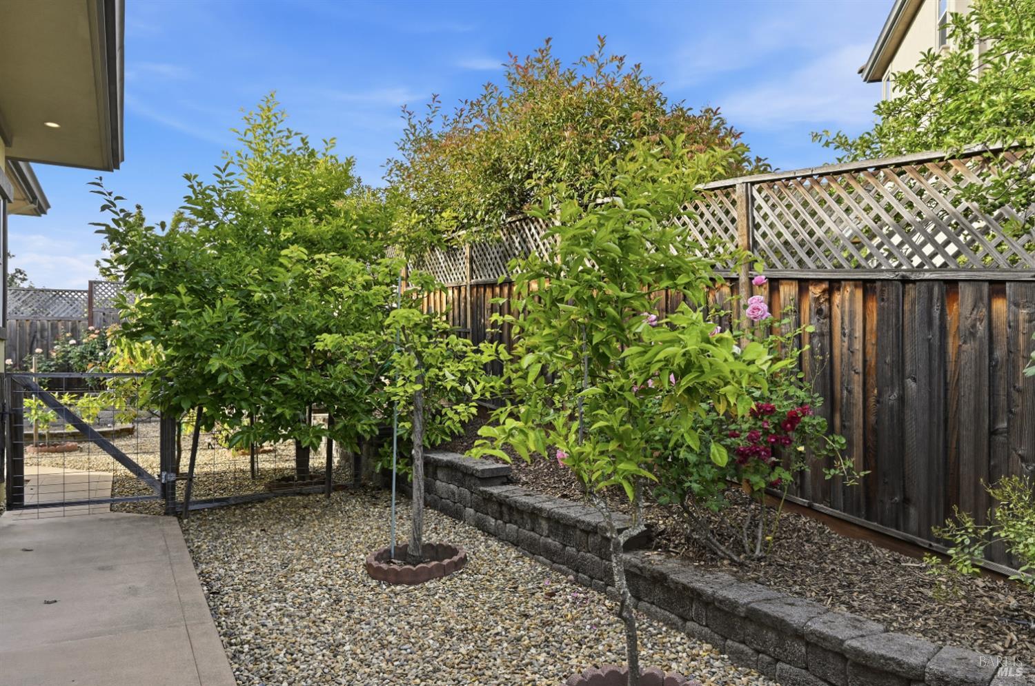 5905 Sunhawk Drive