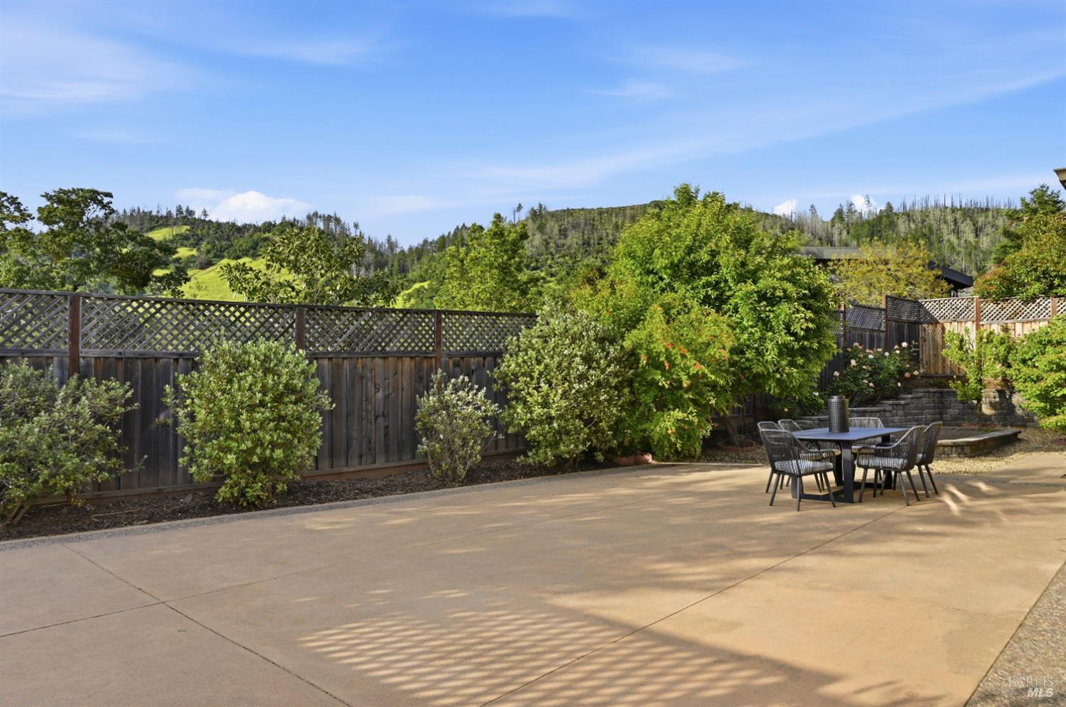 5905 Sunhawk Drive
