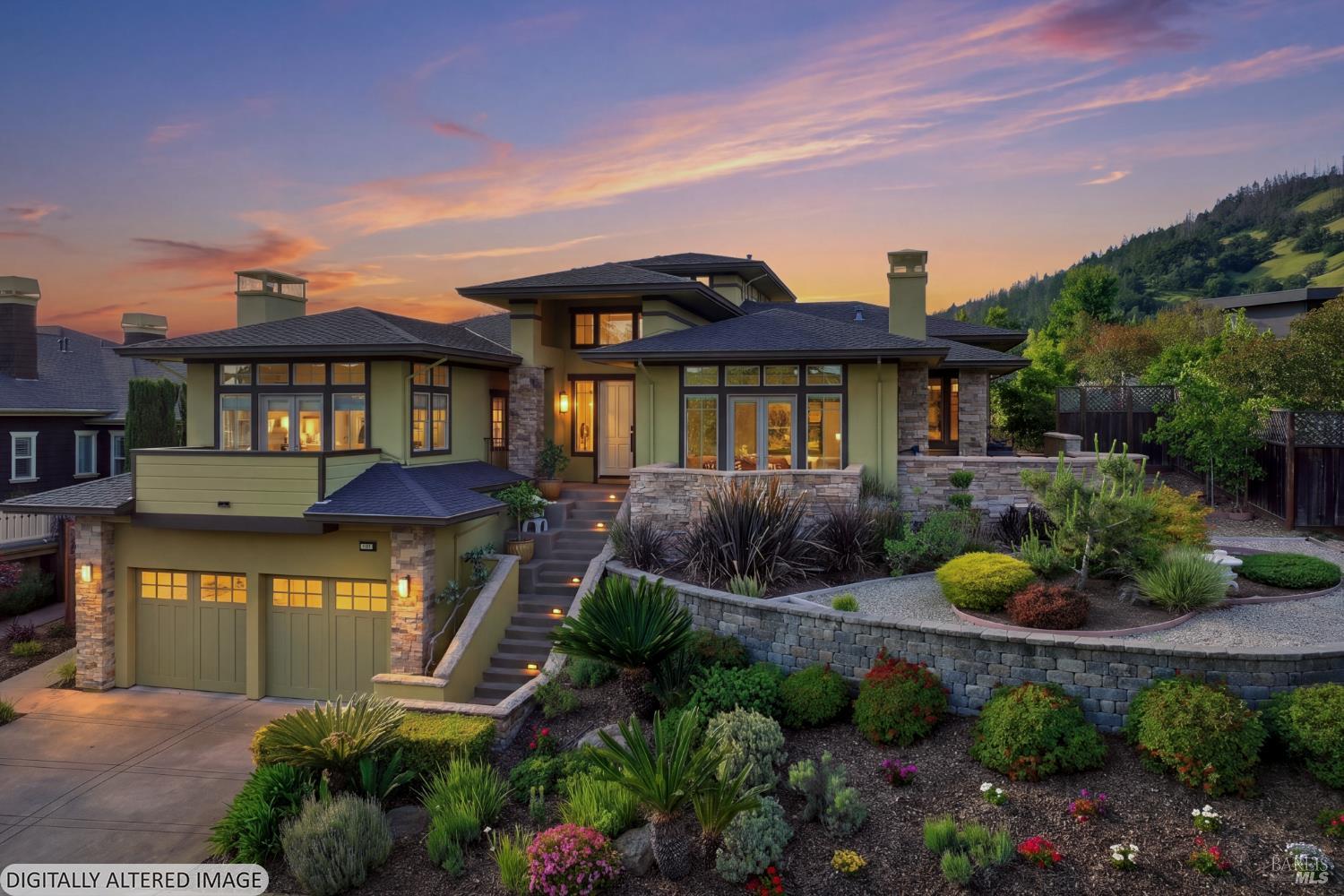 5905 Sunhawk Drive