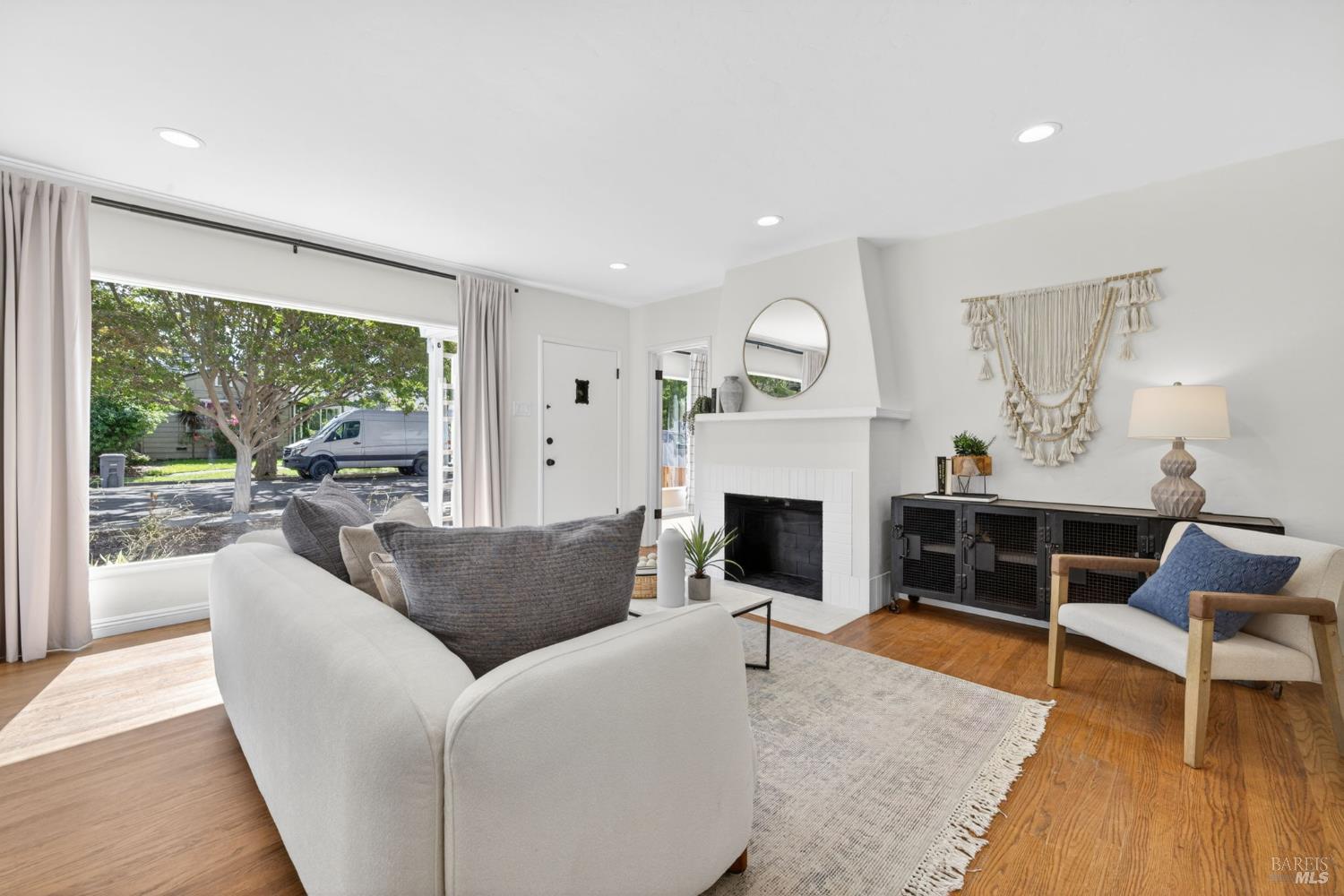 2211 Humboldt Street