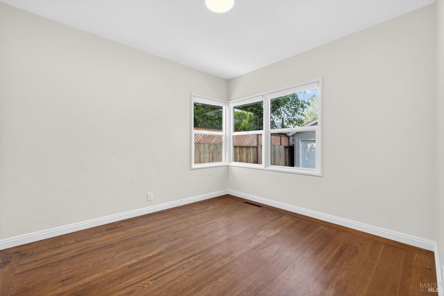 2211 Humboldt Street
