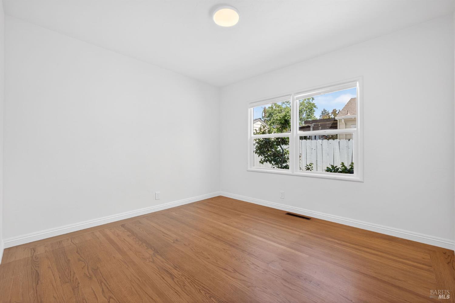 2211 Humboldt Street