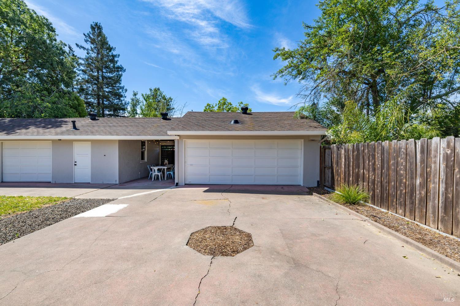 2211 Humboldt Street