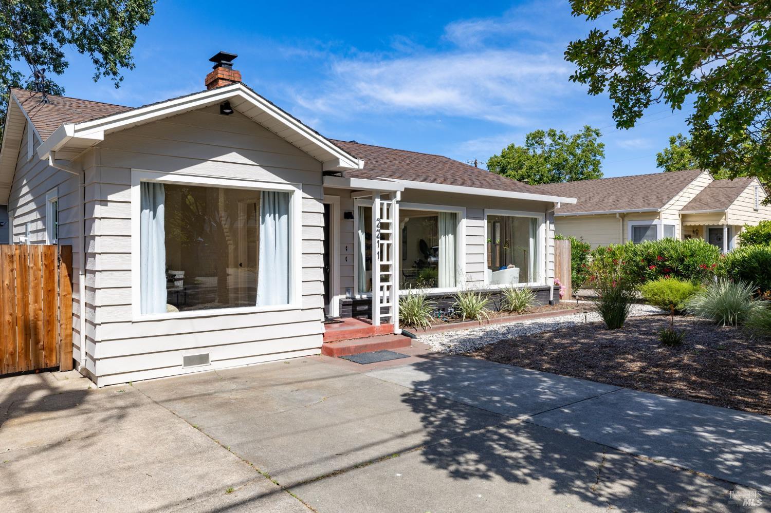 2211 Humboldt Street