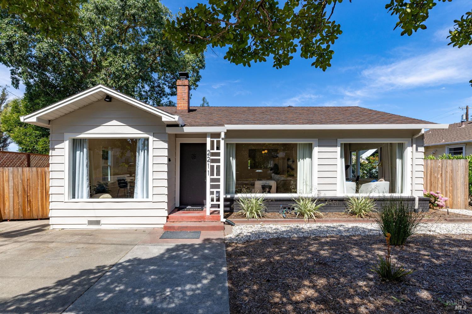 2211 Humboldt Street