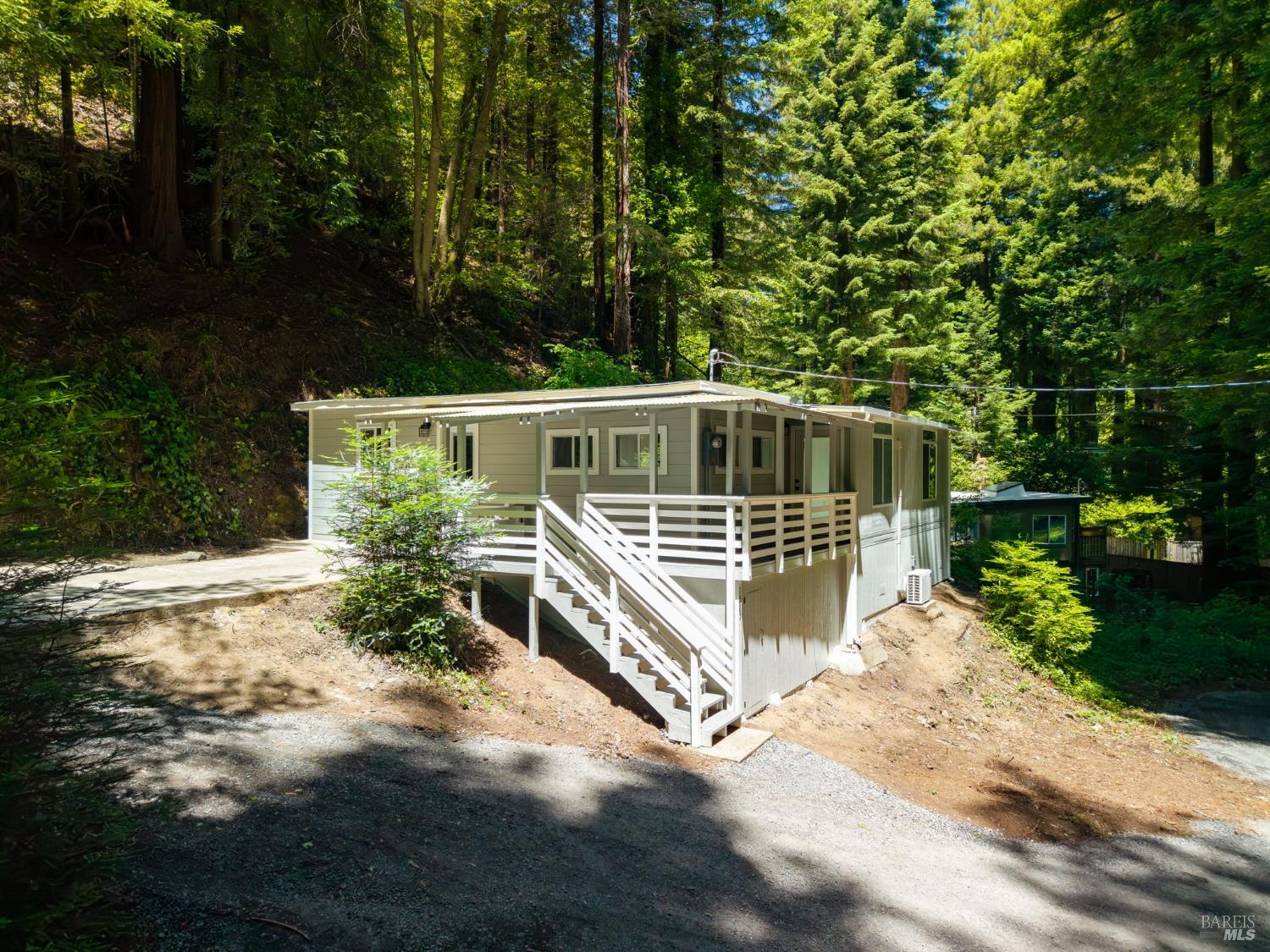 1585 Cazadero Highway
