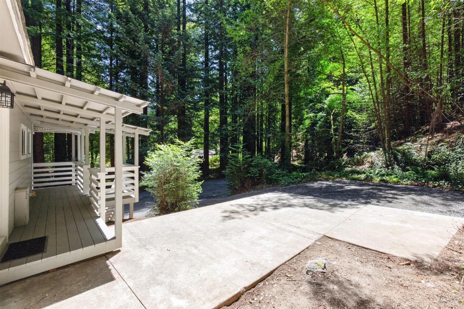 1585 Cazadero Highway