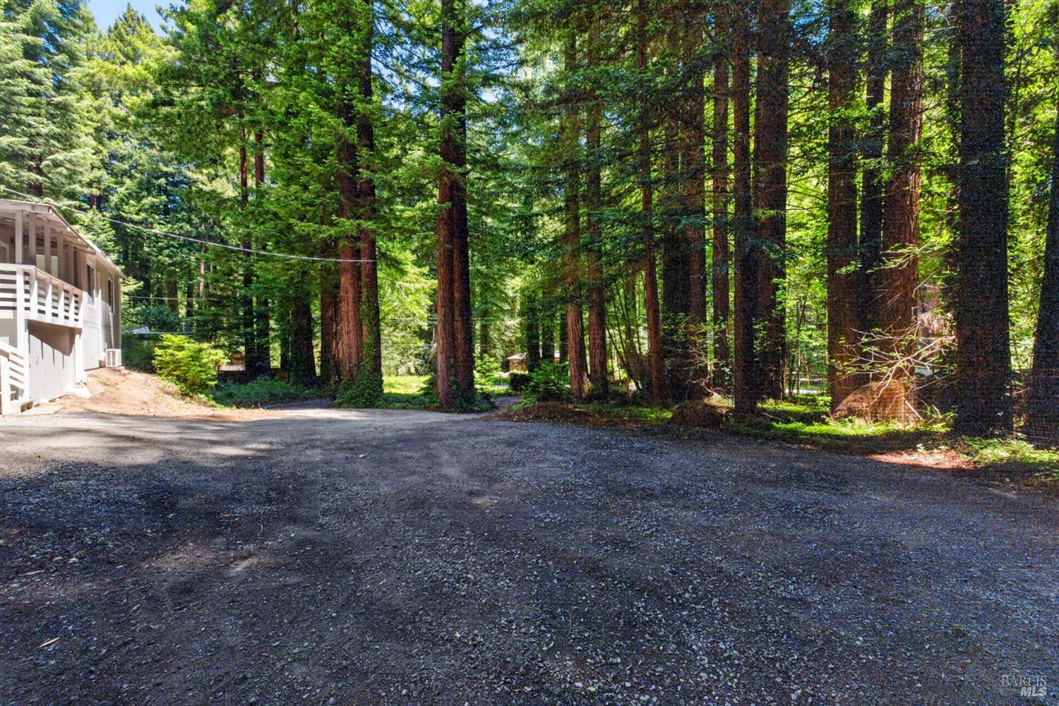 1585 Cazadero Highway