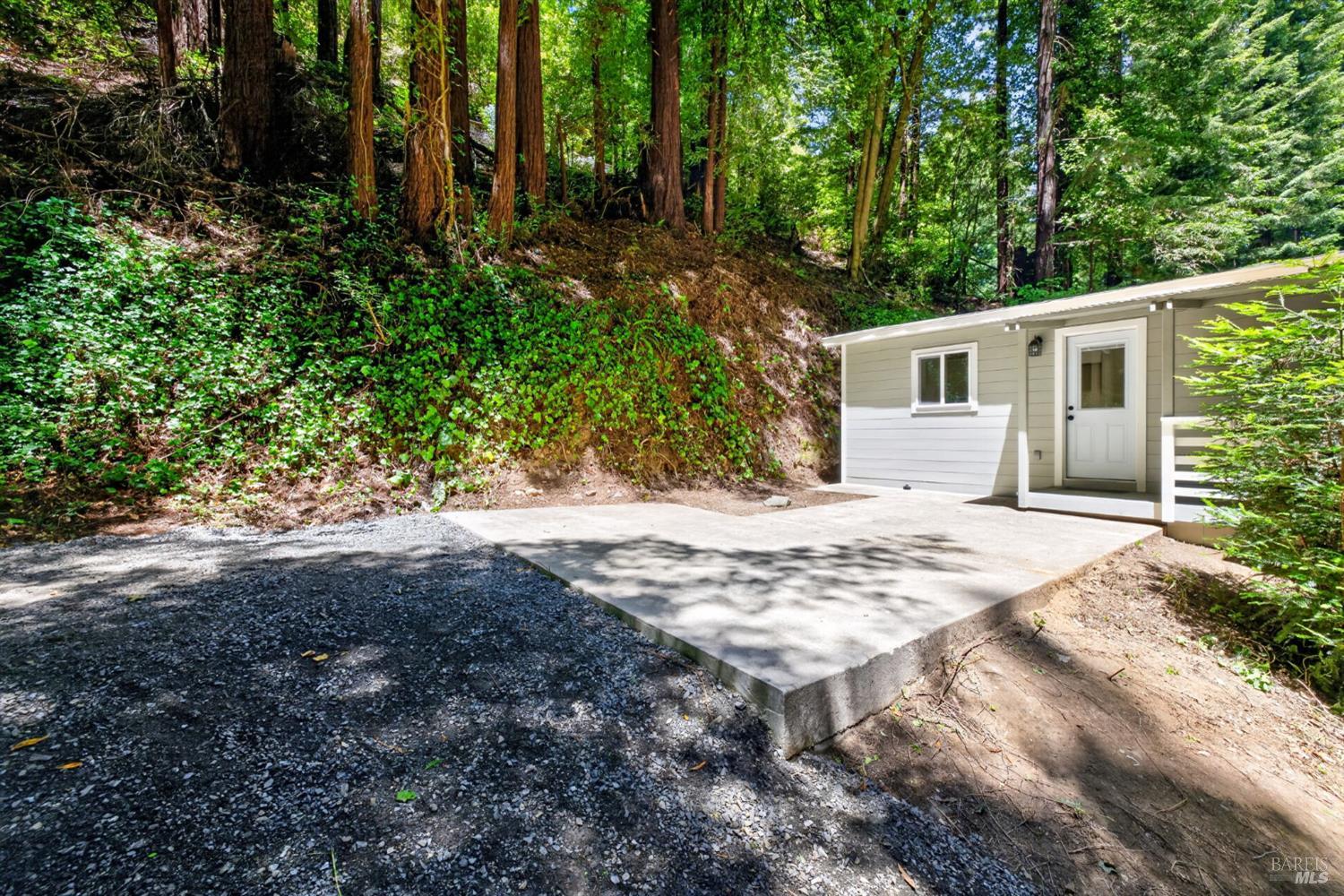 1585 Cazadero Highway