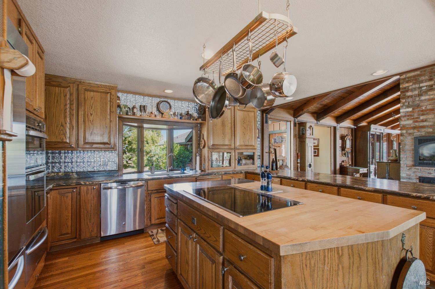 5301 Lake Ridge Drive