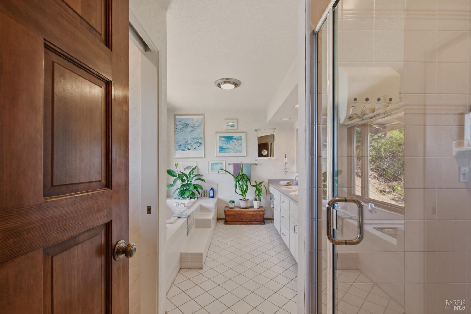 5301 Lake Ridge Drive