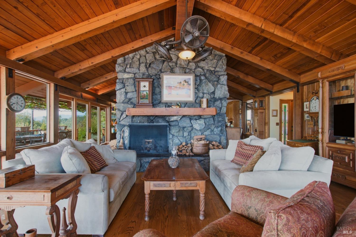 5301 Lake Ridge Drive