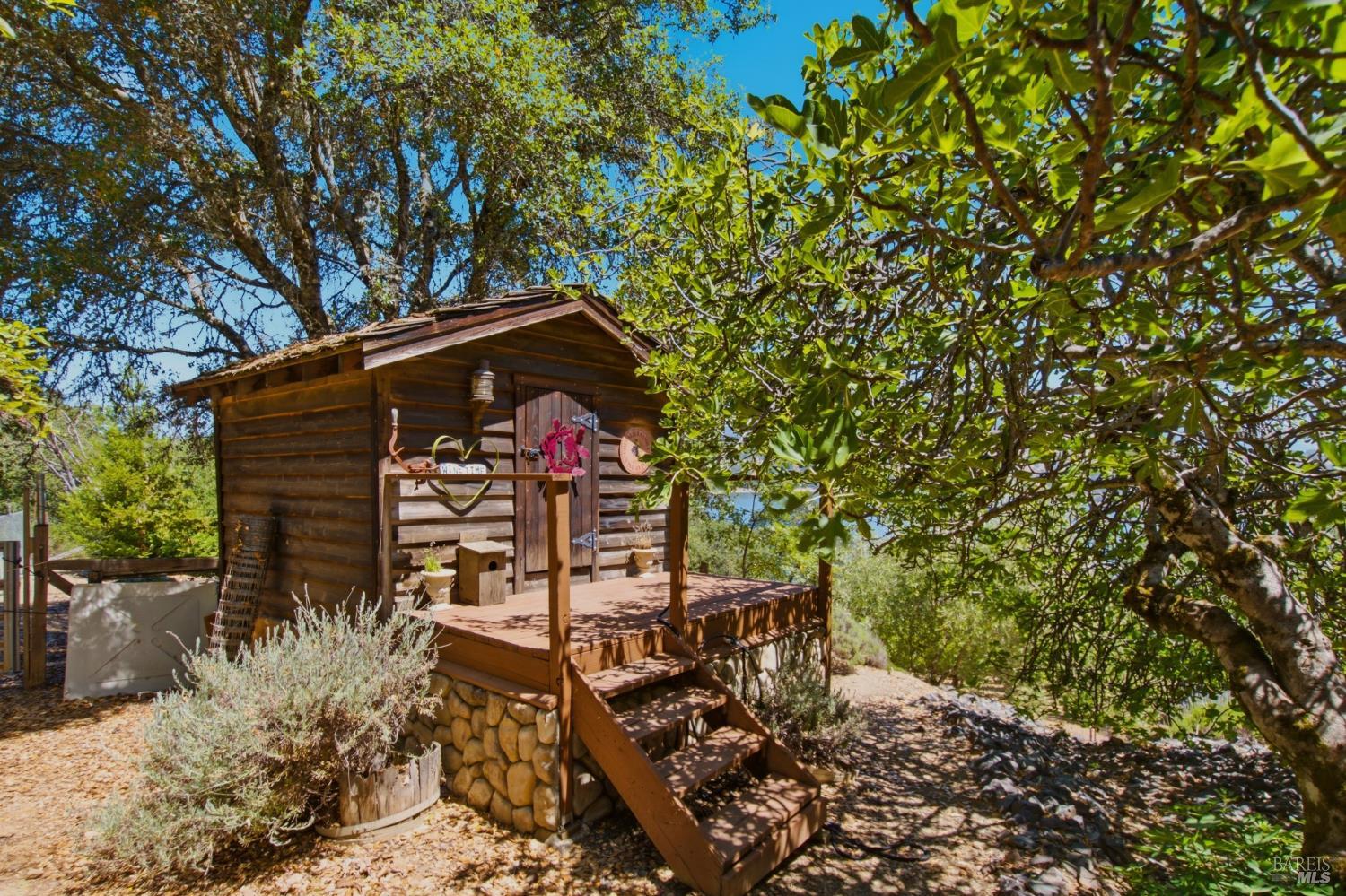 5301 Lake Ridge Drive