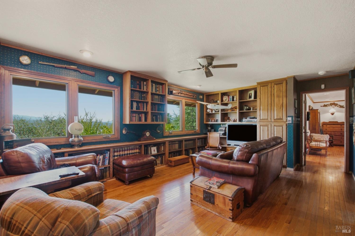 5301 Lake Ridge Drive