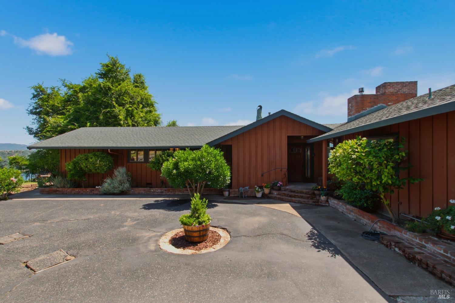 5301 Lake Ridge Drive