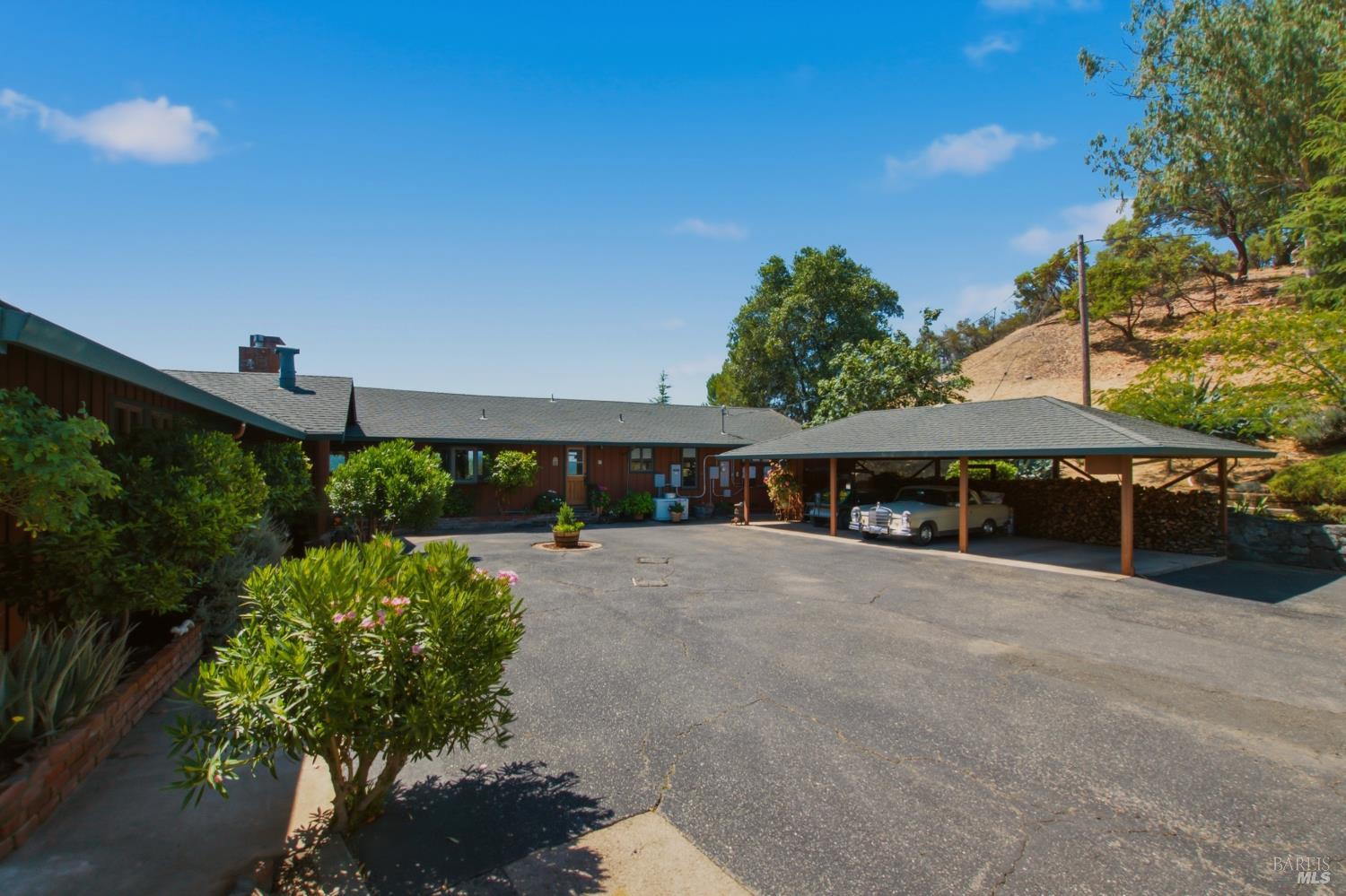 5301 Lake Ridge Drive