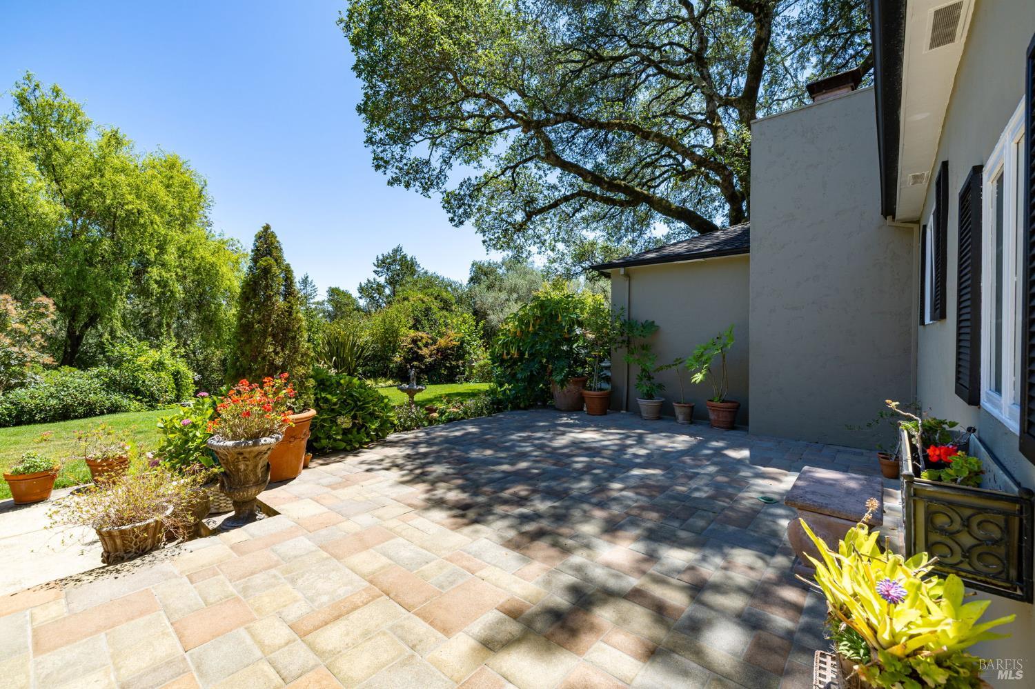 1431 Manzanita Avenue