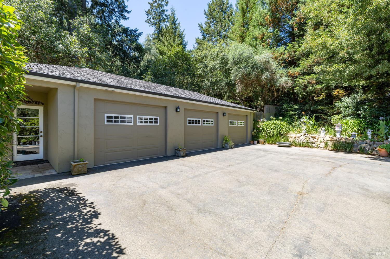 1431 Manzanita Avenue