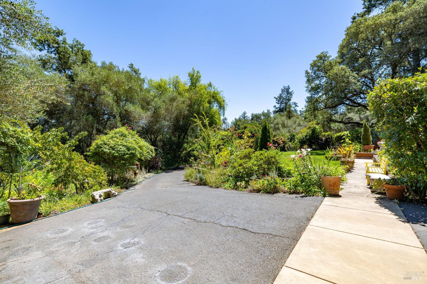 1431 Manzanita Avenue