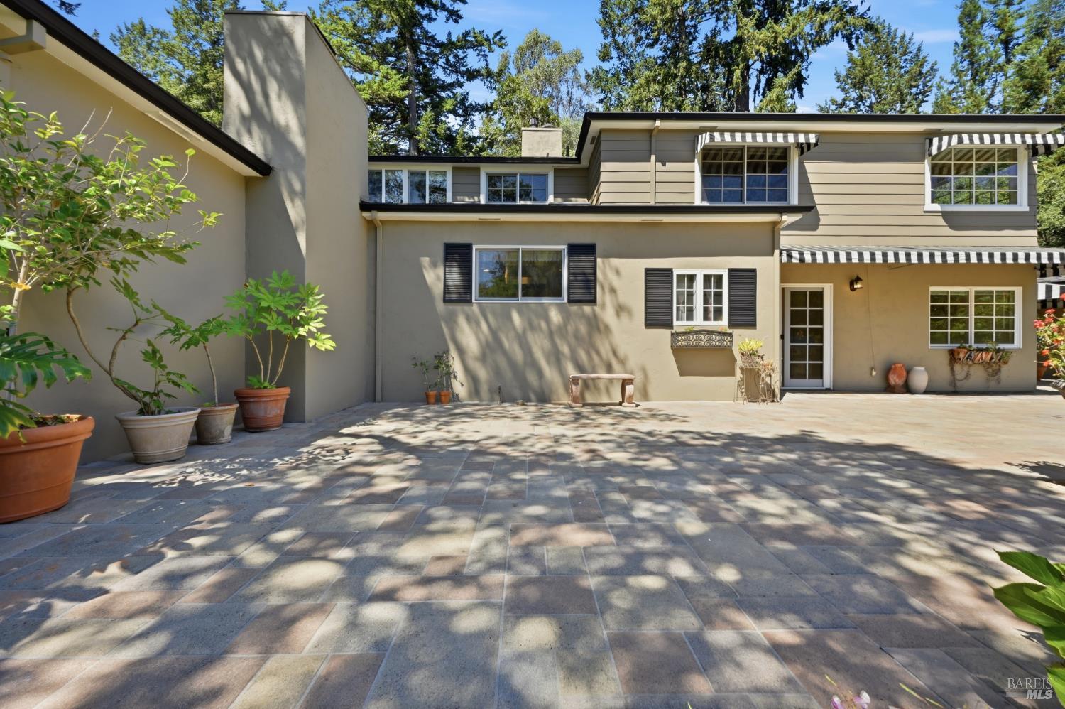 1431 Manzanita Avenue