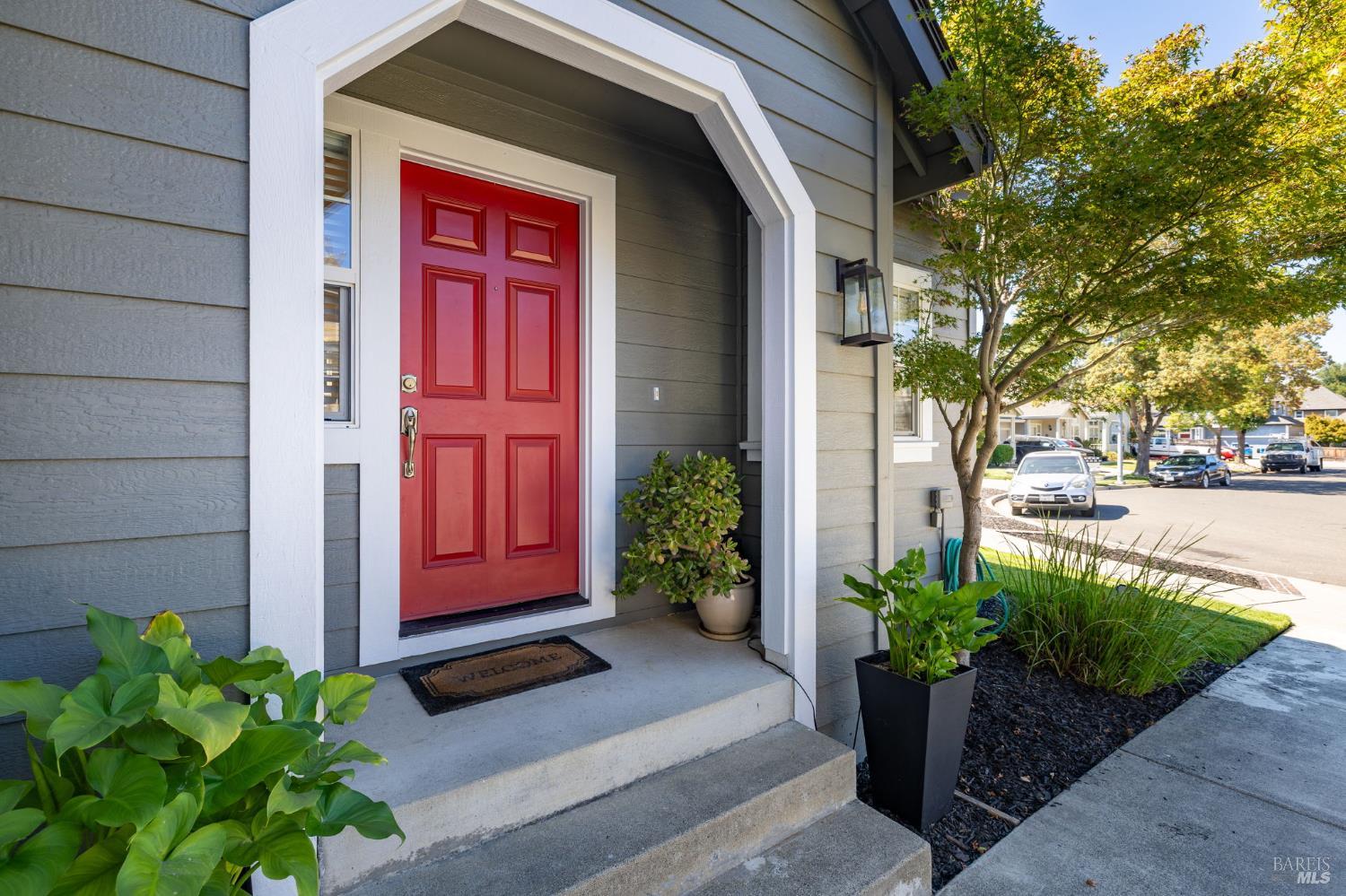 2038 Red Oak Circle