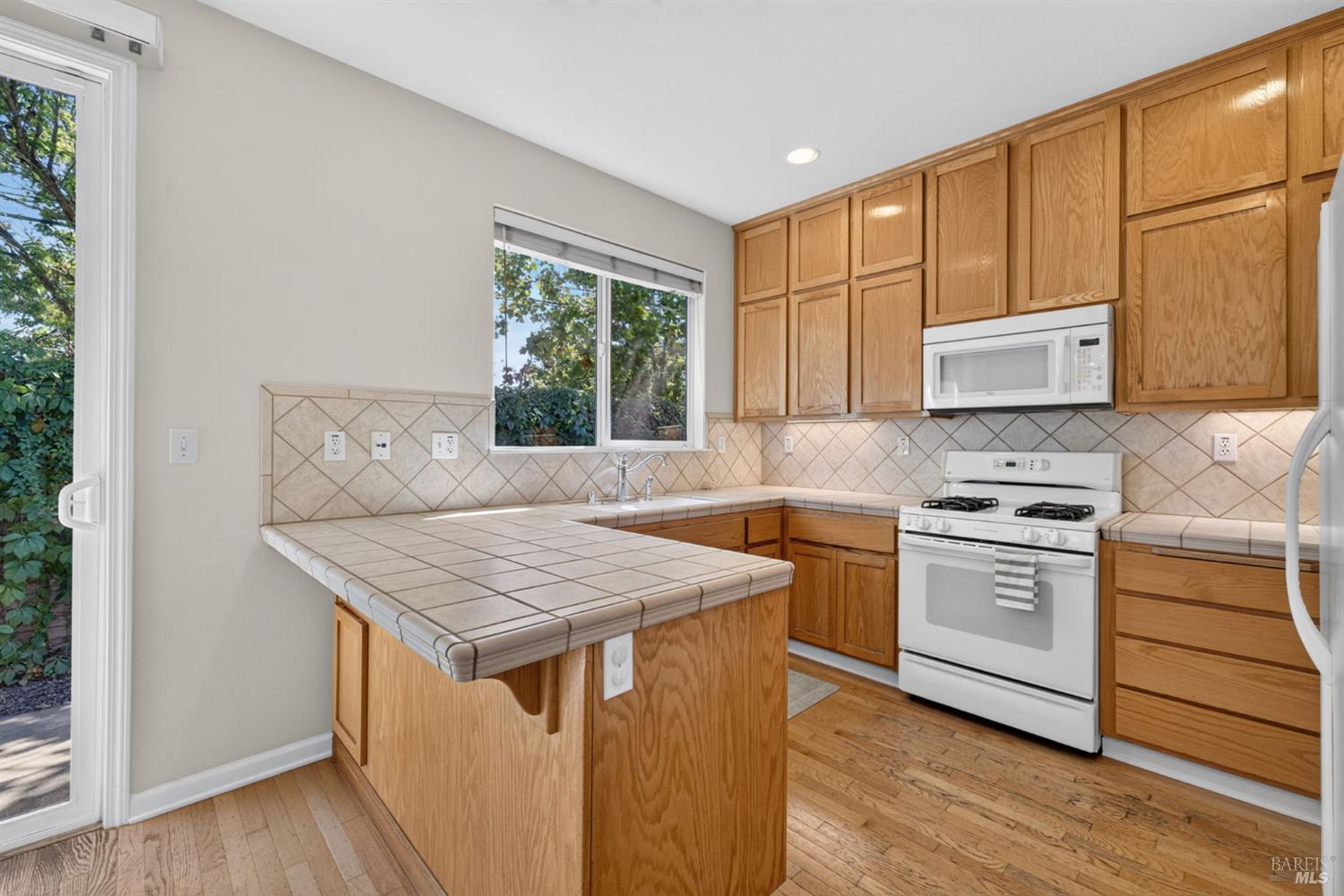 2038 Red Oak Circle